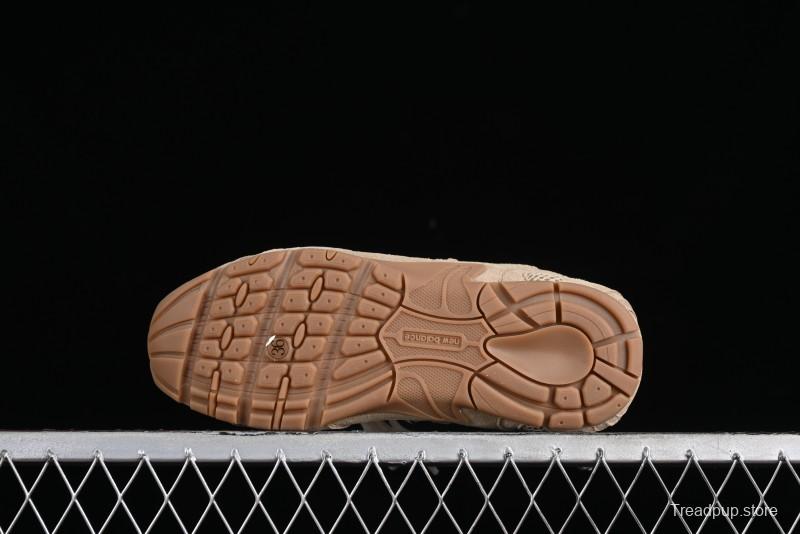 Miu Miu x New Balance 530 Low-Top Retro Running Sneakers with Dual Lace Design - G.D4