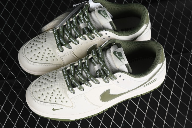 Nike SB Dunk Low Supreme Collaboration - Military Green Canvas Anniversary Custom Low-Top Casual Skate Shoes - BB6698-516
