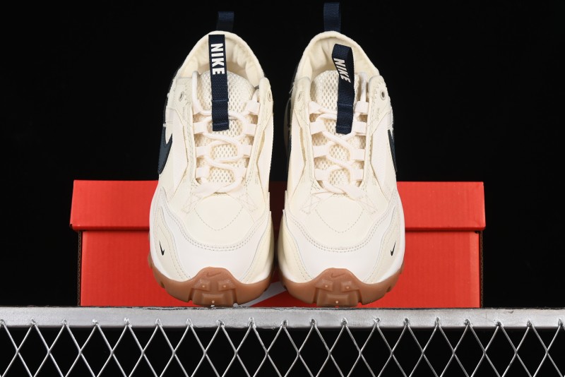 Nike TC 7900 Retro Chunky Dad Shoes with Reflective Swoosh and Cushioned Sole - DD9682-103