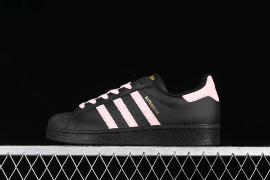 Adidas Superstar EG4959 Casual Sneakers with Shell Toe Design