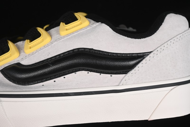 Vans Knu Skool Low Top Retro Casual Vulcanized Sneakers in Grey Black - VN000CZUVA3