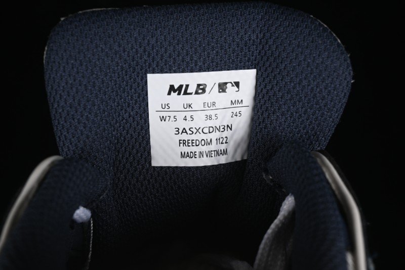 MLB Chunky Liner New York Yankees Lightweight Platform Sneakers with 6cm Height Increase - 3ASXCDN3N50NYD