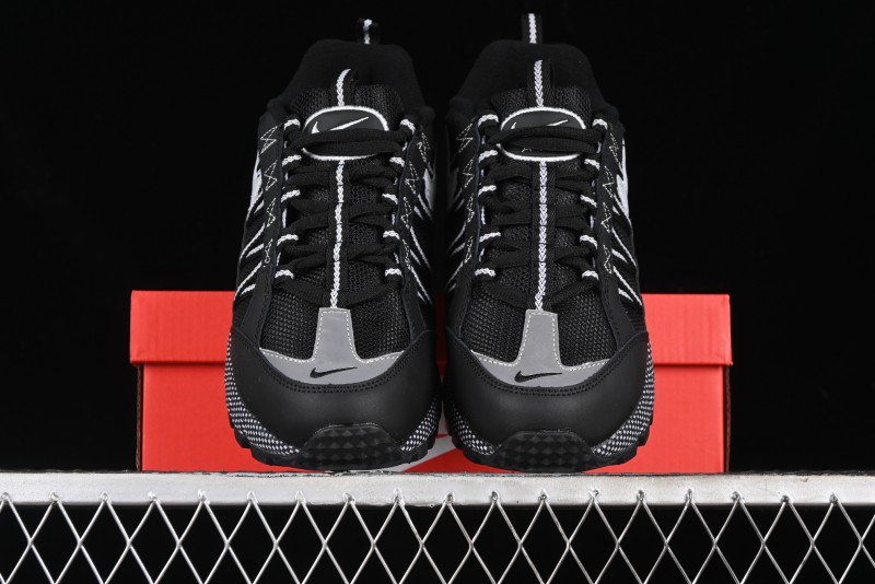 Nike Air Humara Retro Trail Running Shoes with 1990s Style - FJ7098-002