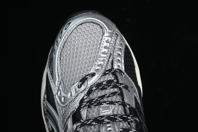 Asics Gel-Nimbus 10.1 Retro Breathable Casual Shoes with Cushioning for Men - 1203A543-020