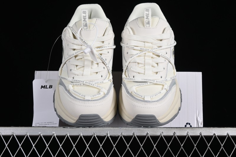 New York Yankees Chunky Runner Basic Lace-Up Lightweight Casual Sneakers - 3ASHCRR3N43WHS