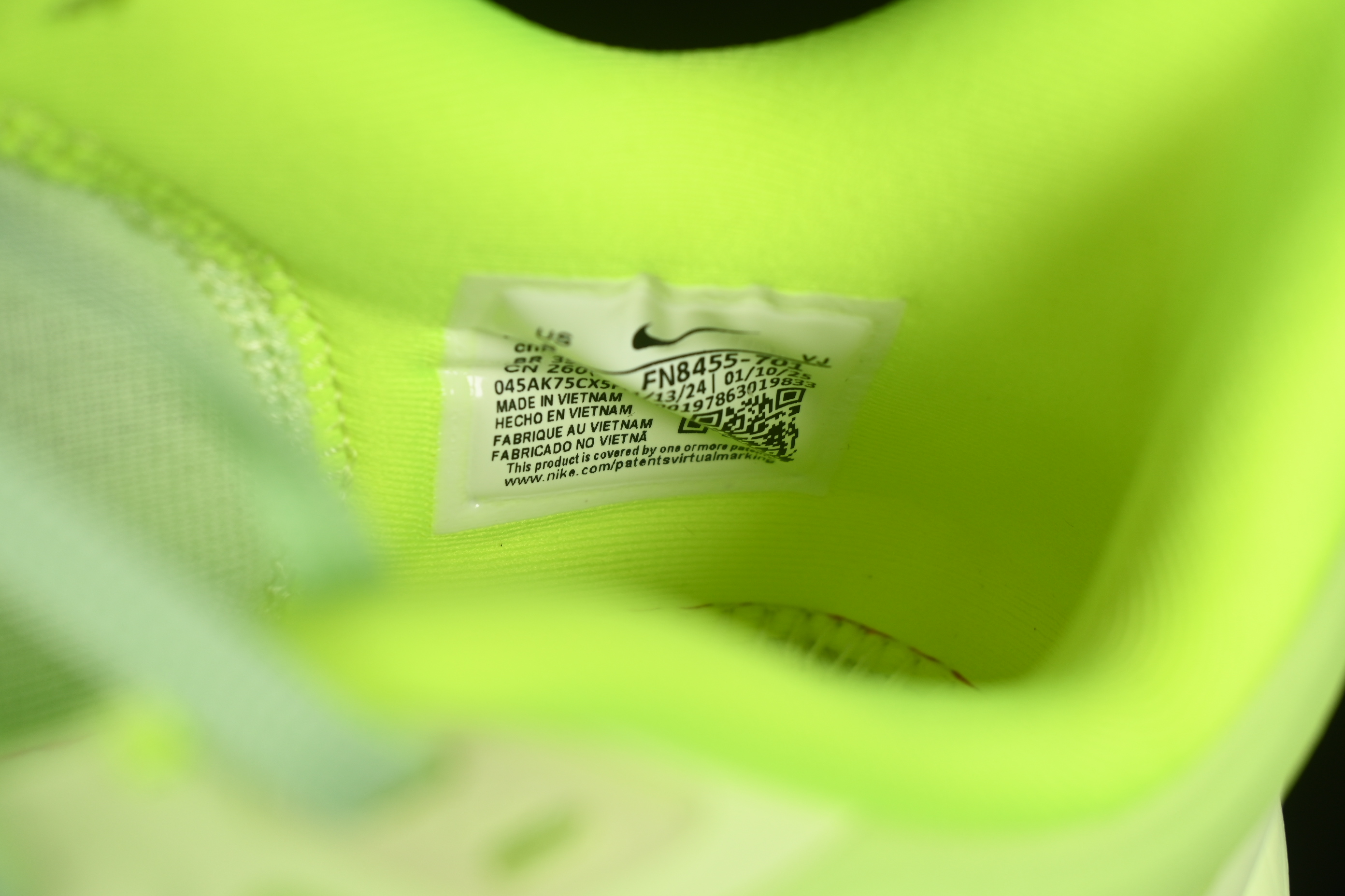 Nike Zoom Fly 6 Ultra-Bounce Lightweight Running Shoes with React Foam and Carbon Fiber Plate - FN8455-701