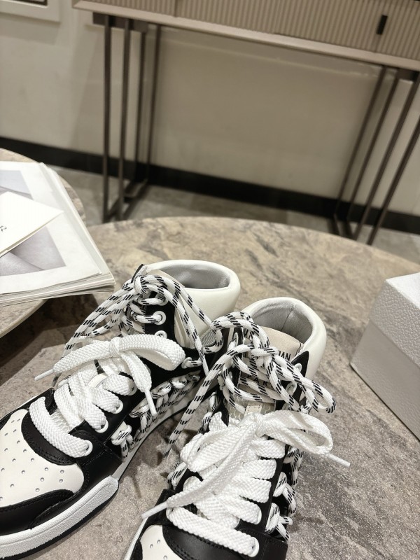 2025 Women Dior Black White Leather Sneakers KFY00340