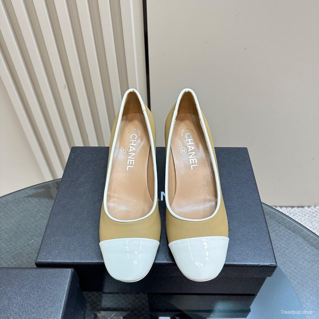 2025 Women Chanel Beige White Leather Pumps Chain Detail