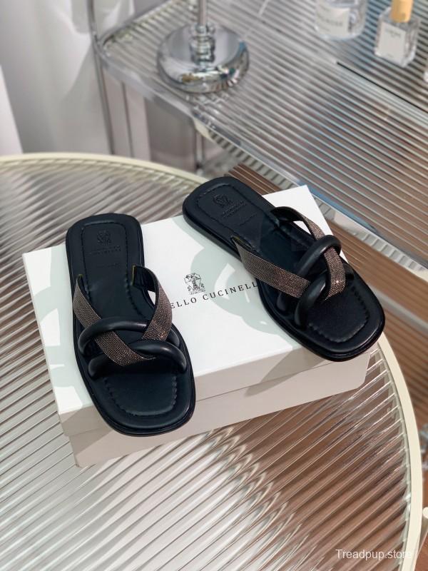 2025 Women Brunello Cucinelli Black Leather Flat Slides With Handwoven Beaded Straps KFY00300 (F)