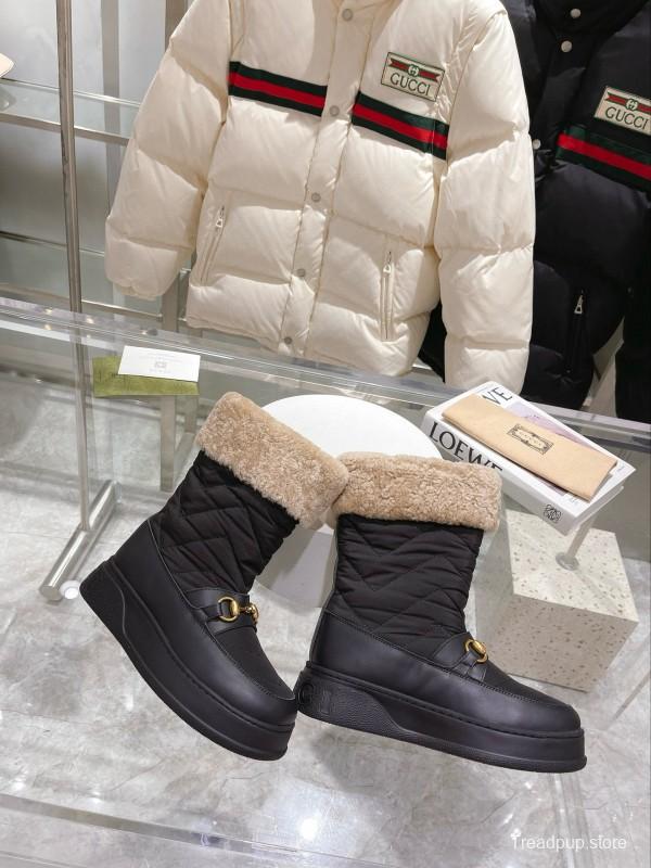 2024 Women Gucci black leather quilted snow boots gold metal MJ00420