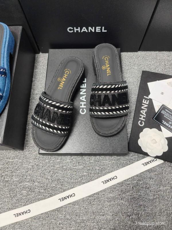 2025 Women Chanel Black Fabric Slippers LY00360