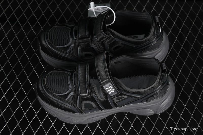 New York Yankees MLB Ace Runner Mask Jane Summer Casual Sandals - 3ASDACE5350BKS