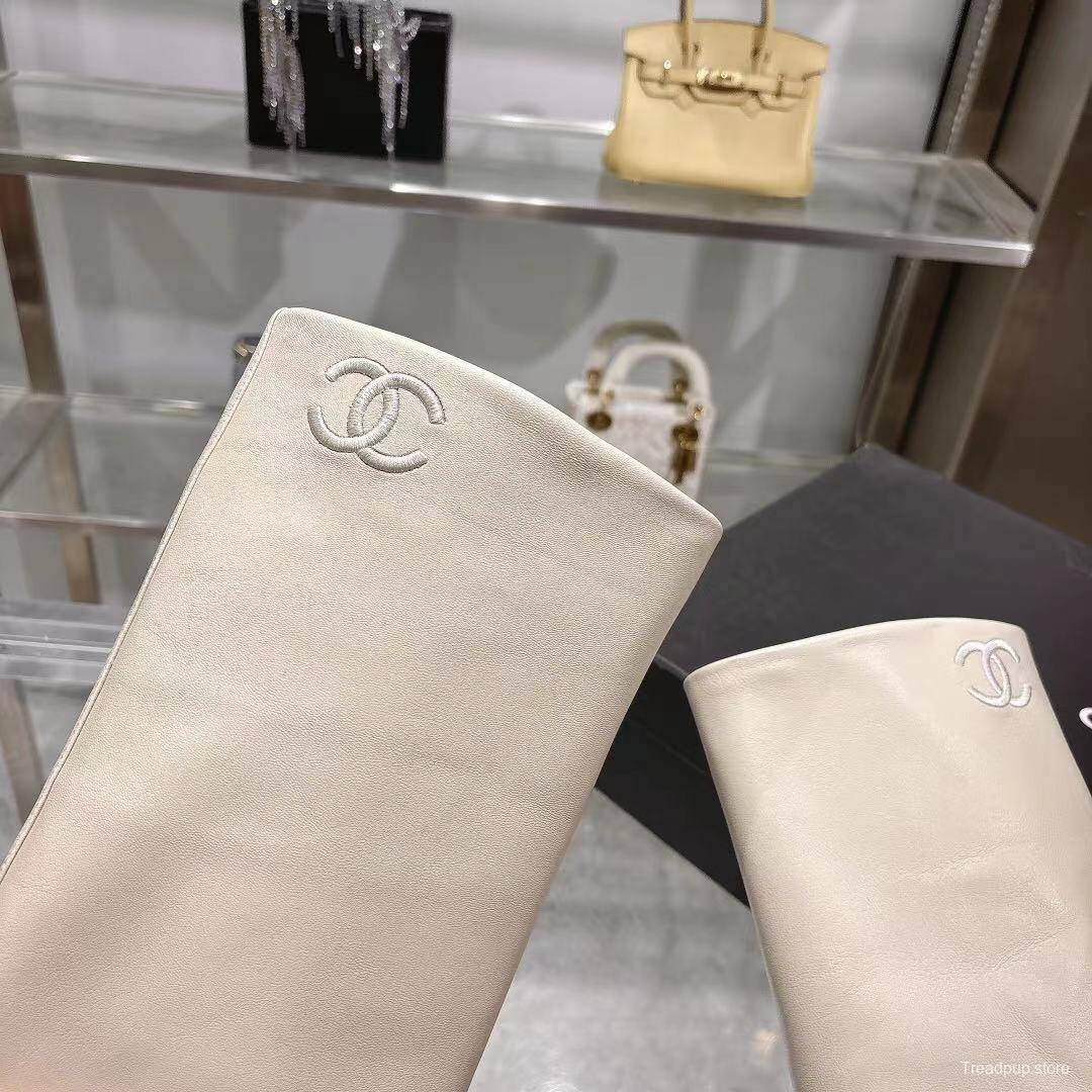 Chanel 2025/SS Runway Turn-Cuff Large Chain Chunky Heel Boots - LY00510