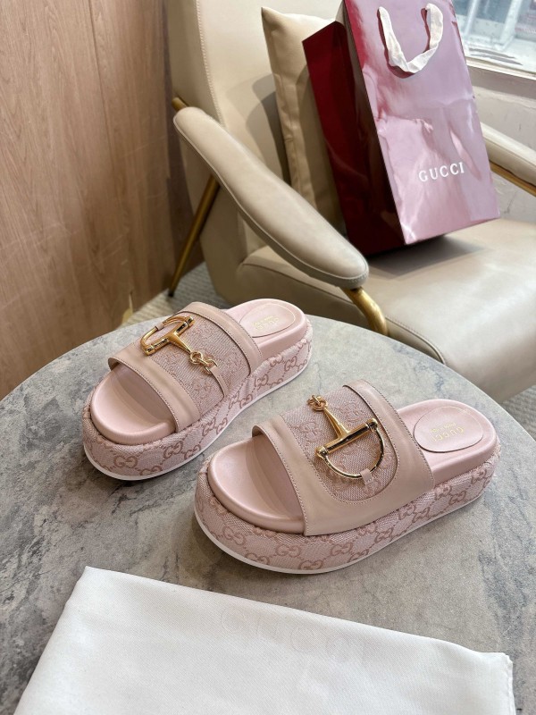 Gucci 8356-8 Women's Sandals with Horsebit Buckle Detail