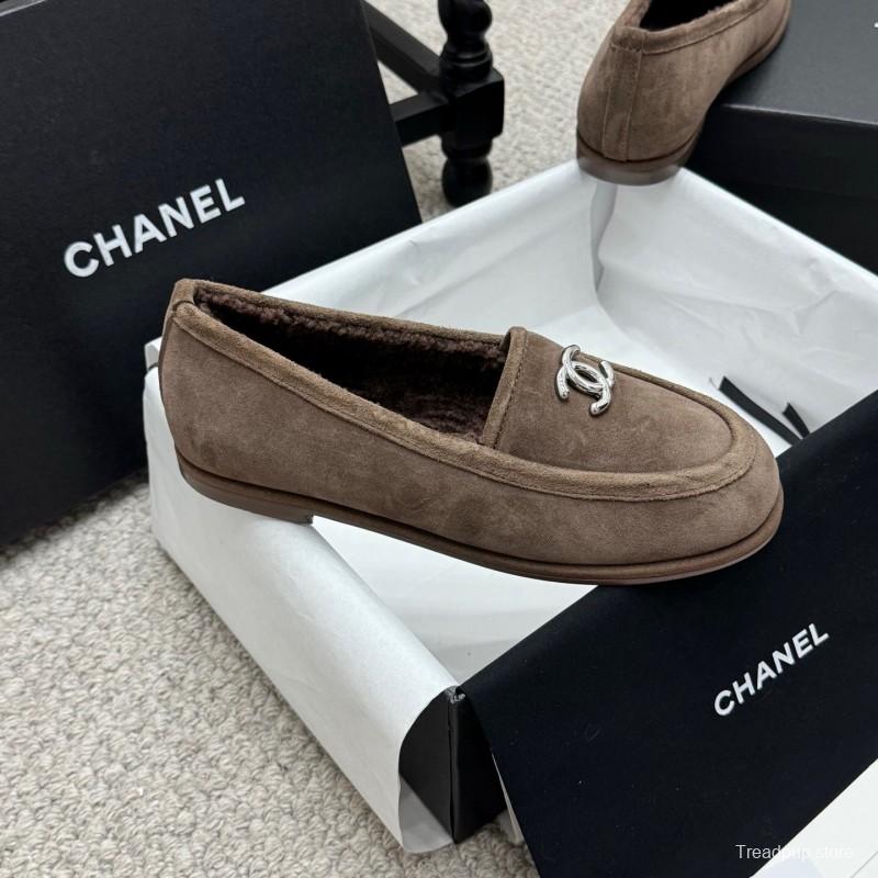 Chanel 2025 SS Teddy Fur Loafers with Double C Logo - KFY00300