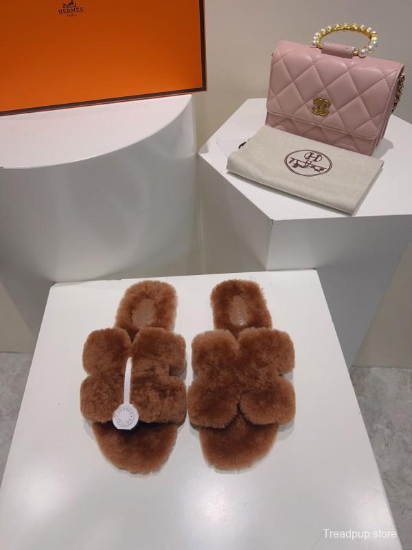 Hermès 2025 SS Love Fur Slippers Flat Sole Autumn Winter Style - LY00240