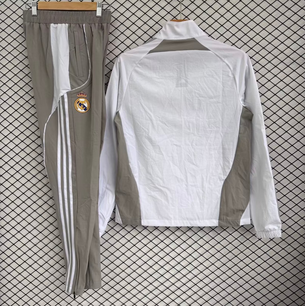 25/26 Real Madrid White with Grey Full zipper Jacket Tracksuit+ long pants